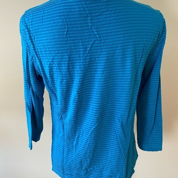 Women’s Blue Striped Chicos Size 1 Top - Picture 2 of 5